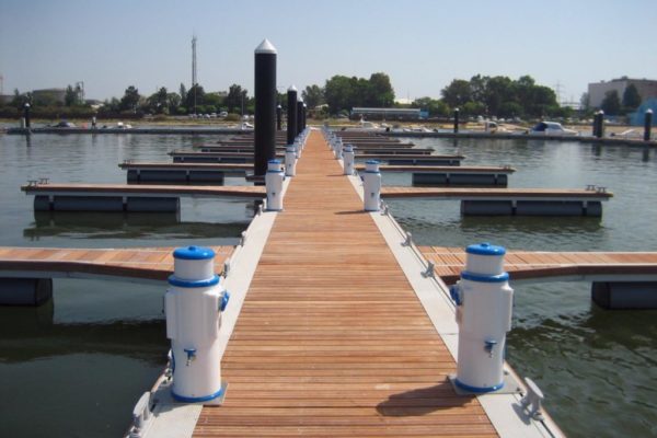 Aluminium floating pontoon with wooden floor