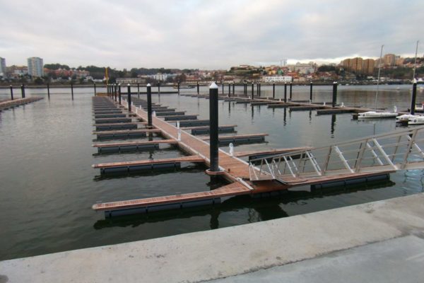 Pantalán flotante de aluminio