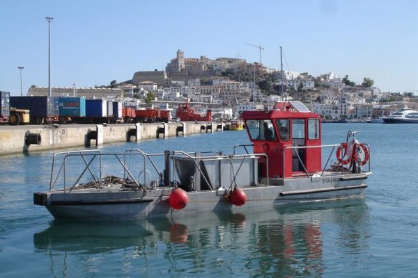 Barco de aluminio para recogida de residuos