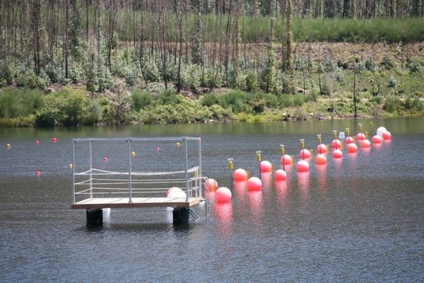 Floating platform for judges