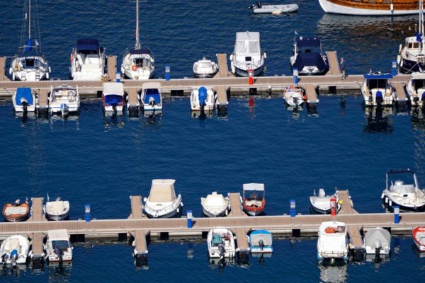 Installation and manufacture of marinas