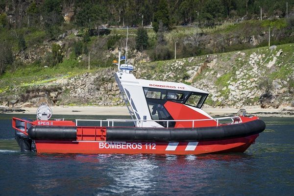 Barco contra incendios fueraborda