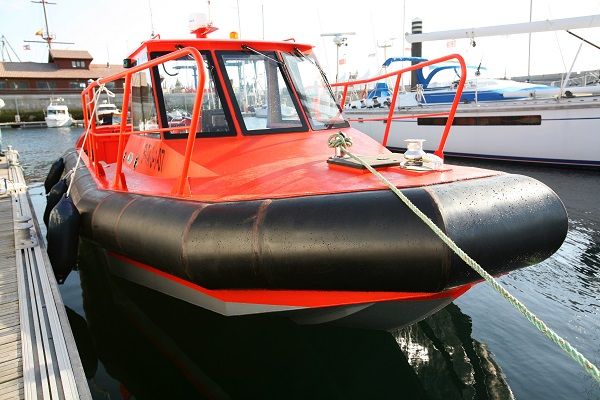 Aluminium dive support boat