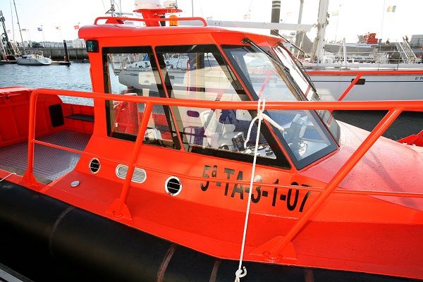 Barco de aluminio para trabajos portuarios