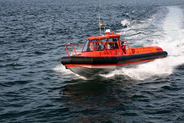 Outboard engine work boat