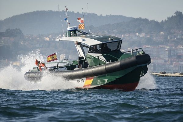 Fast patrol boat