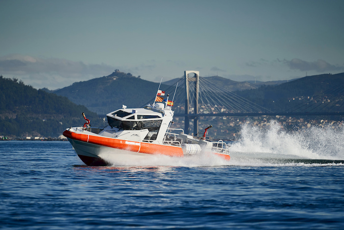 Aluminium fireboat with FiFi Equipment