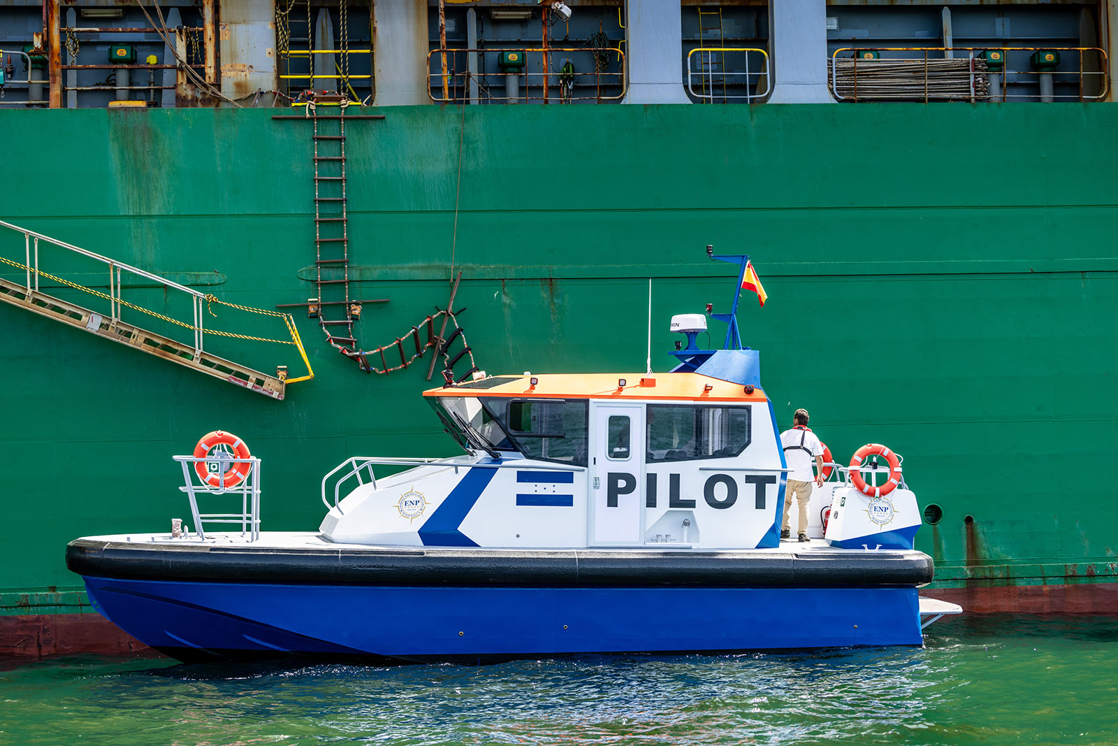 Las dos lanchas de prácticos MZ12 PILOT construidas por AISTER para la Empresa Nacional Portuaria (ENP) de Honduras ya realizan sus pruebas de mar